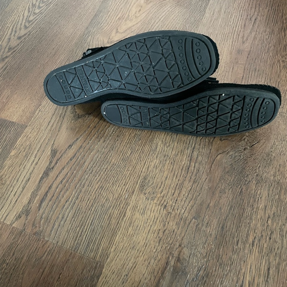 Minnetonka High Top Back-Zip Black Fringe Moccasin Boots - Picture 4 of 6